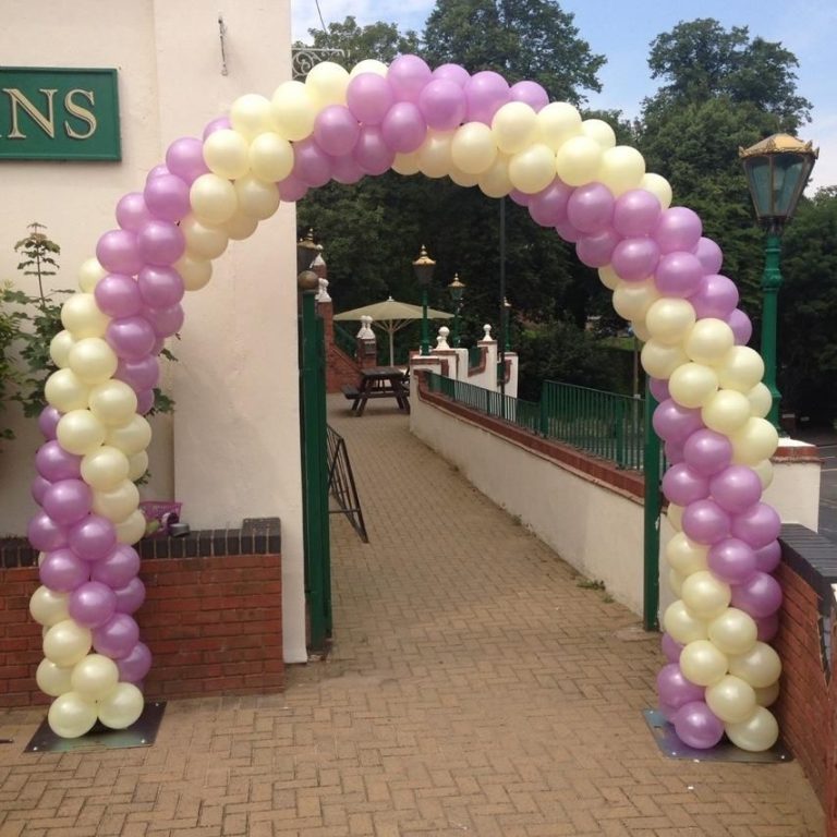 Wedding entrance balloon arch_