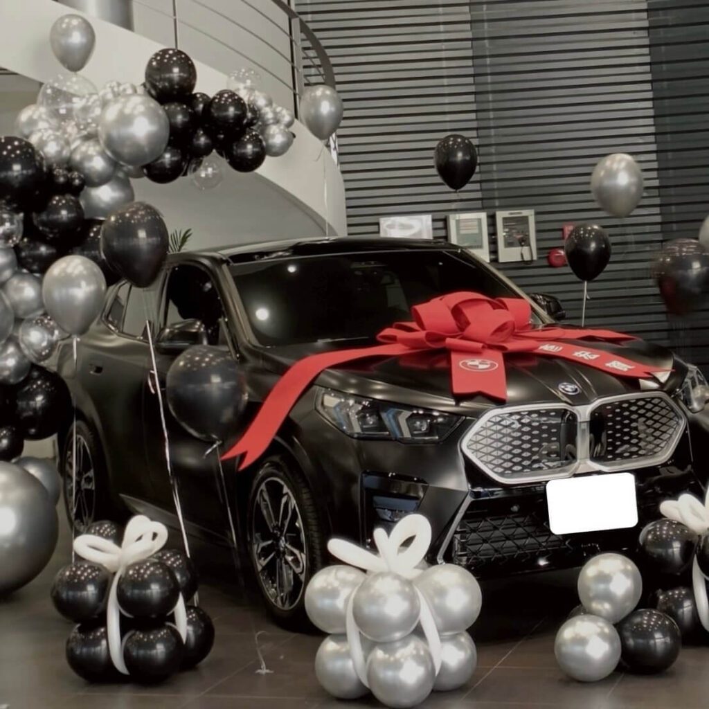台中交車儀式感佈置-尊榮總裁霸氣風｜BMW台中交車｜氣球吧