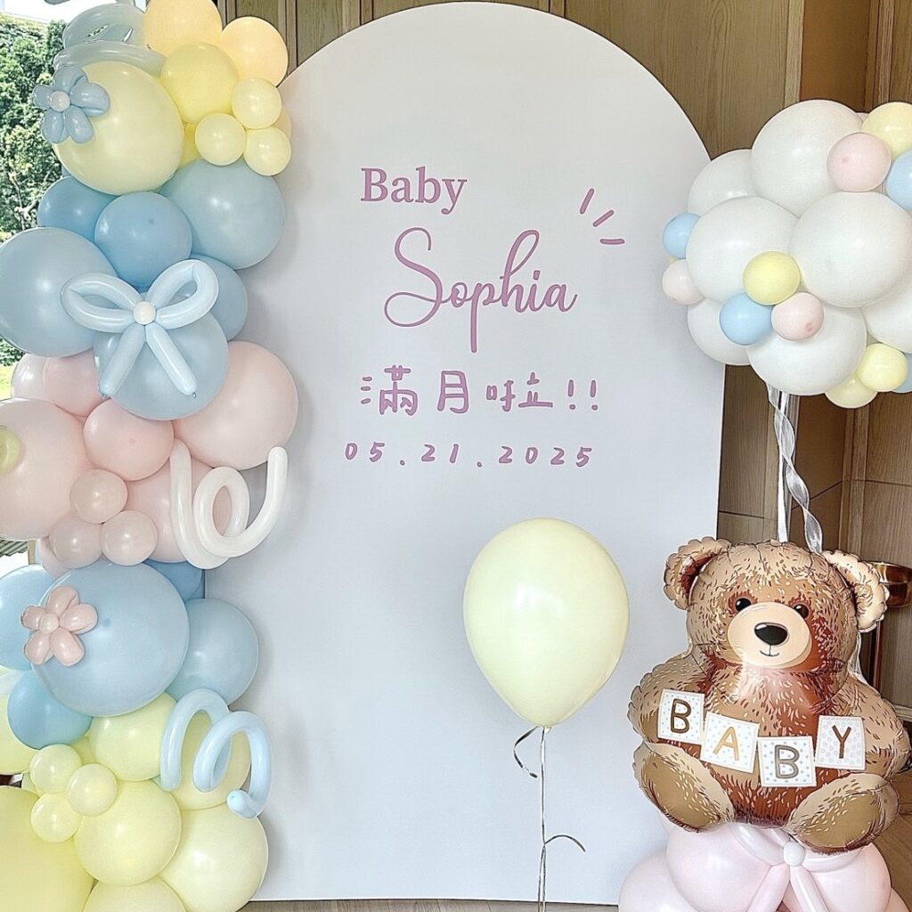 滿月背板與小熊熱氣球佈置