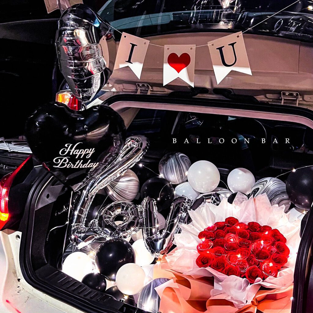 生日後車箱&花束佈置-台中質感佈置|移動驚喜佈置|台中後車箱氣球