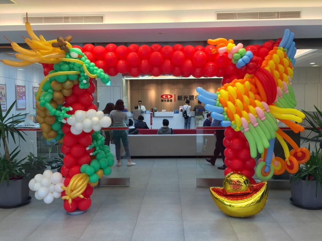 台北新光銀行紅龍鳳拱門入口氣球設計